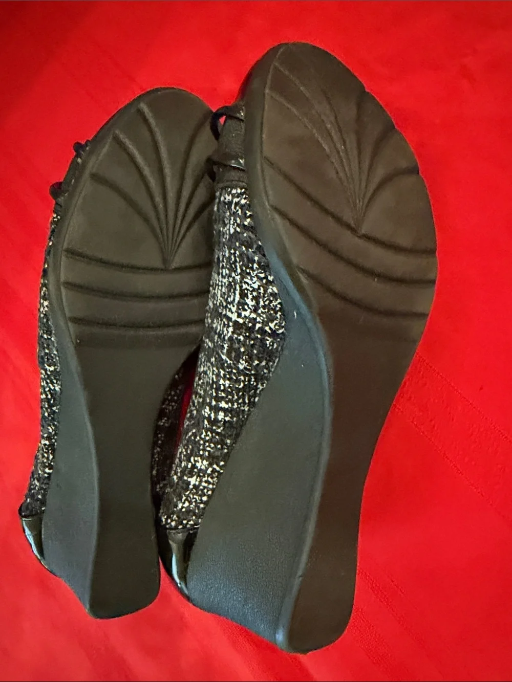 IMPO STRETCH JODI Black Tweed Stretch Memory Foam Wedge Size 7.5